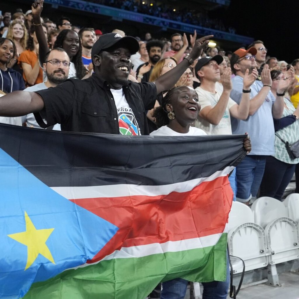 Anthem glitch disrupts South Sudan’s Olympic debut in men’s basketball