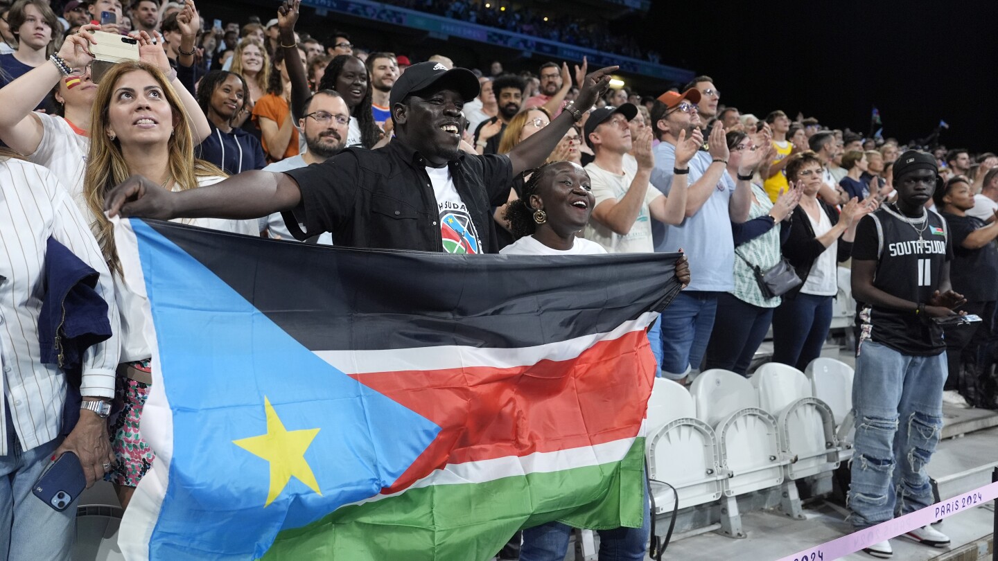 Anthem glitch disrupts South Sudan’s Olympic debut in men’s basketball