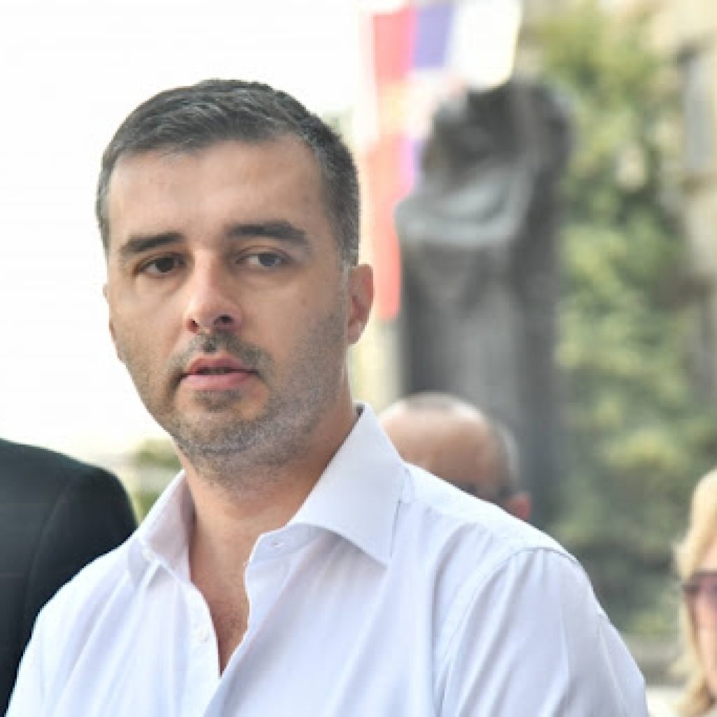 Manojlović: SNS je ćerka firma ‘Rio Tinta’, Vučić i Brnabić su njihovi botovi