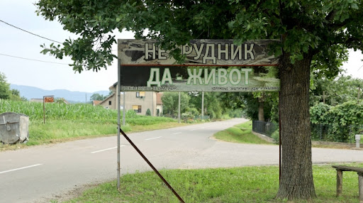 Čačak: Preteća poruka zbog litijuma ispred porodične kuće opozicionara