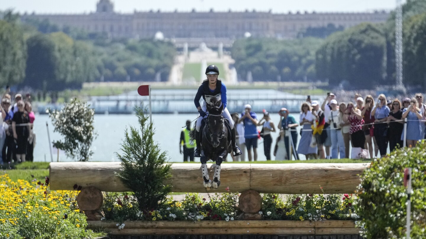 Olympic riders get a memorable gallop in the sumptuous-looking Versailles Palace gardens