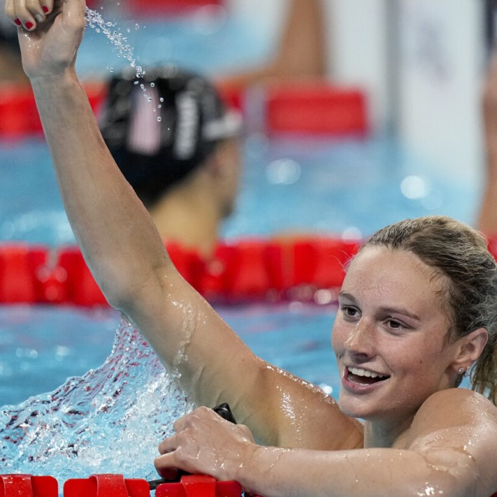 17-year-old Canadian Summer McIntosh wins gold in 400-meter IM, her second medal of the Games