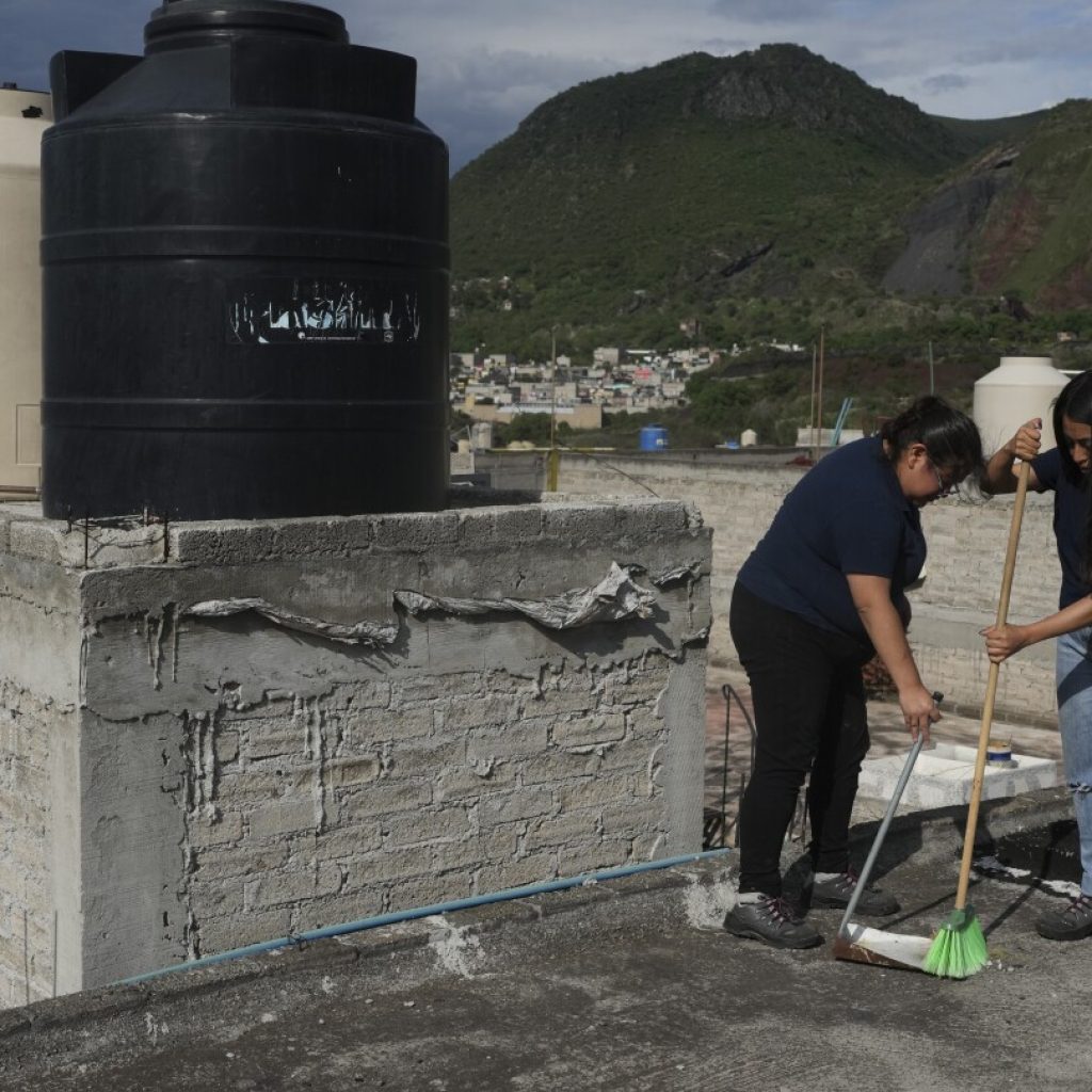 In Mexico City, women water harvesters help make up for drought and dicey public water system