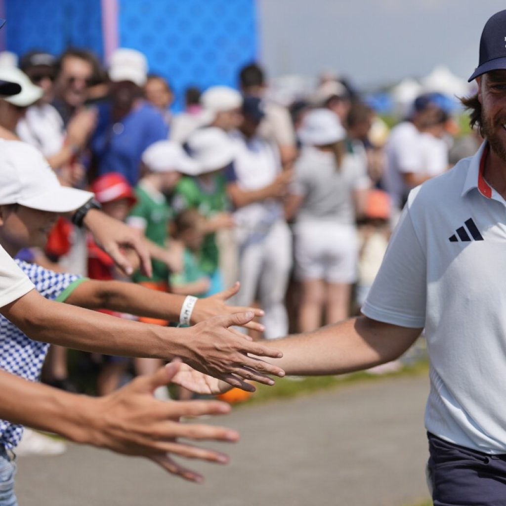 Fleetwood on familiar turf and shares lead as Olympic chase for golf takes shape