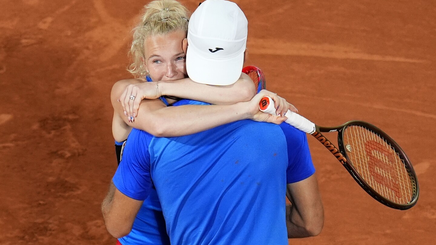 Olympics tennis: Siniakova and Machac, who recently broke up, win mixed doubles gold for the Czechs