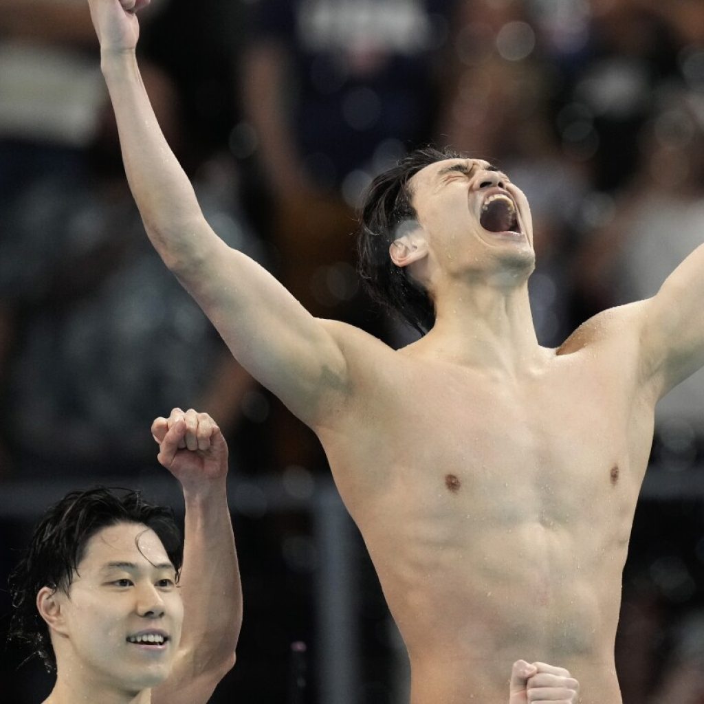 American Bobby Finke sets world record, but US suffers stunning loss in men’s 4×100 medley relay