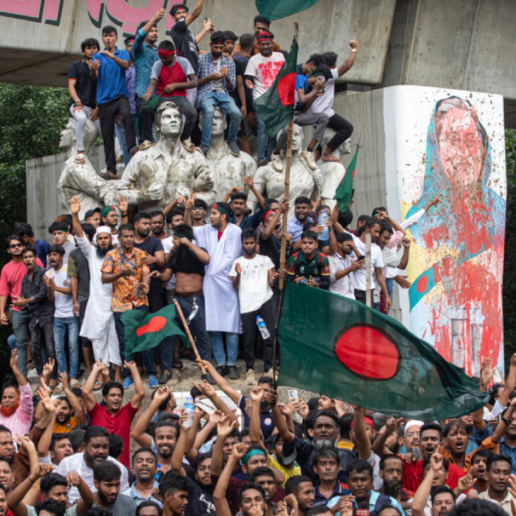 Protesters storm Sheikh Hasina’s residence following her resignation | AP News