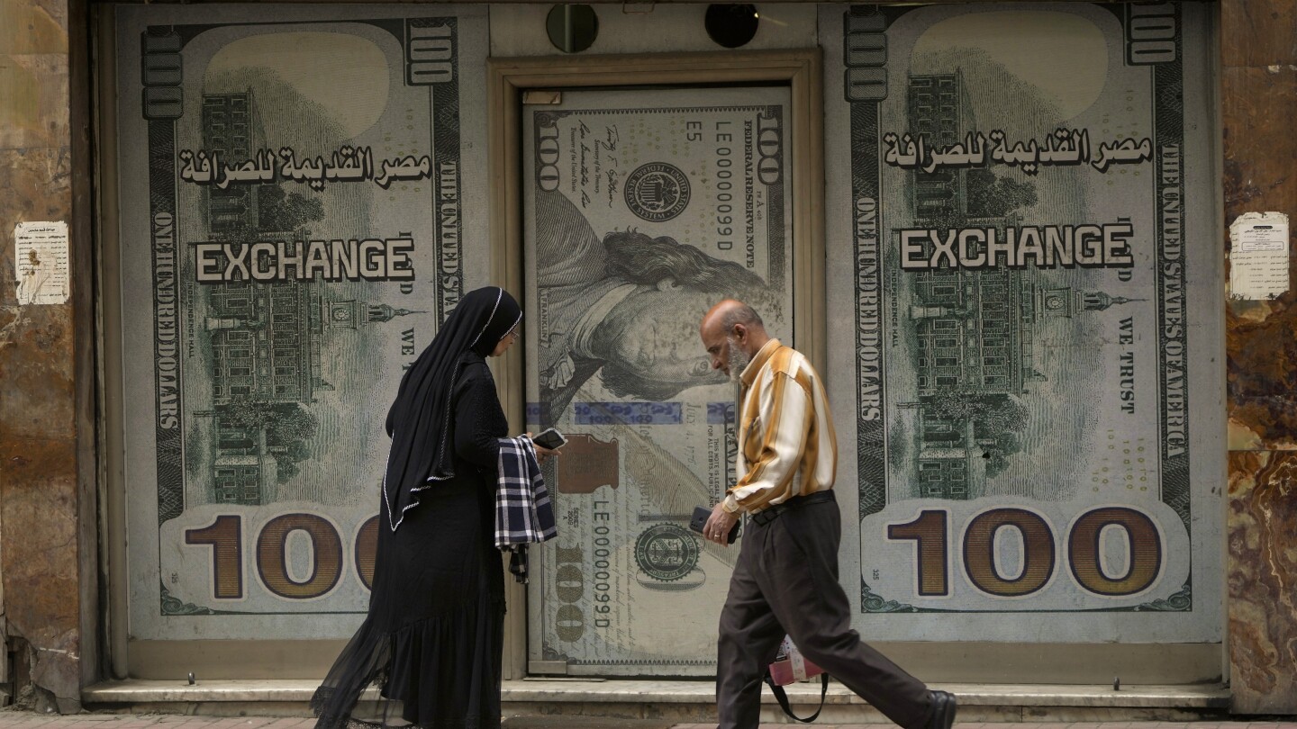 Egypt’s currency edges higher against the US dollar after price hikes