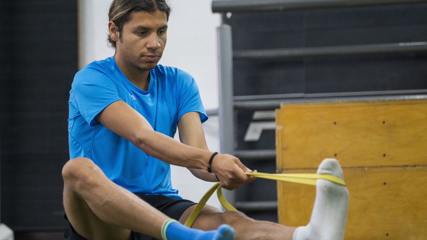 Immigration issues sorted, Guatemala runner Luis Grijalva can now focus solely on sports