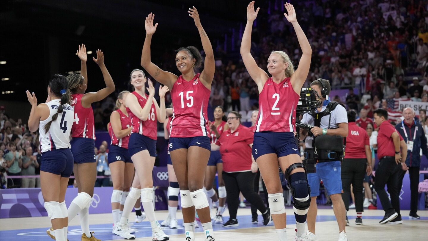 US women’s volleyball team advances to semifinal with straight-set win against Poland