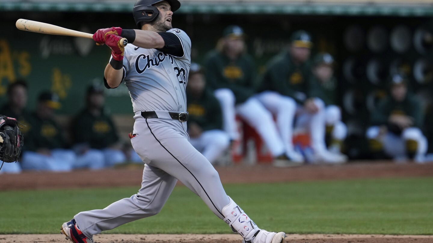 White Sox end AL record-tying losing streak at 21 games with a 5-1 victory over the Athletics