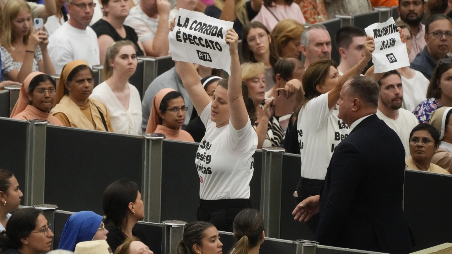 PETA protesters interrupt Pope Francis’ Vatican audience, call on him to denounce bullfighting