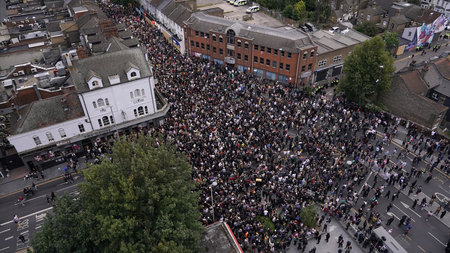 British anti-racism campaigners face down far right as police remain on alert