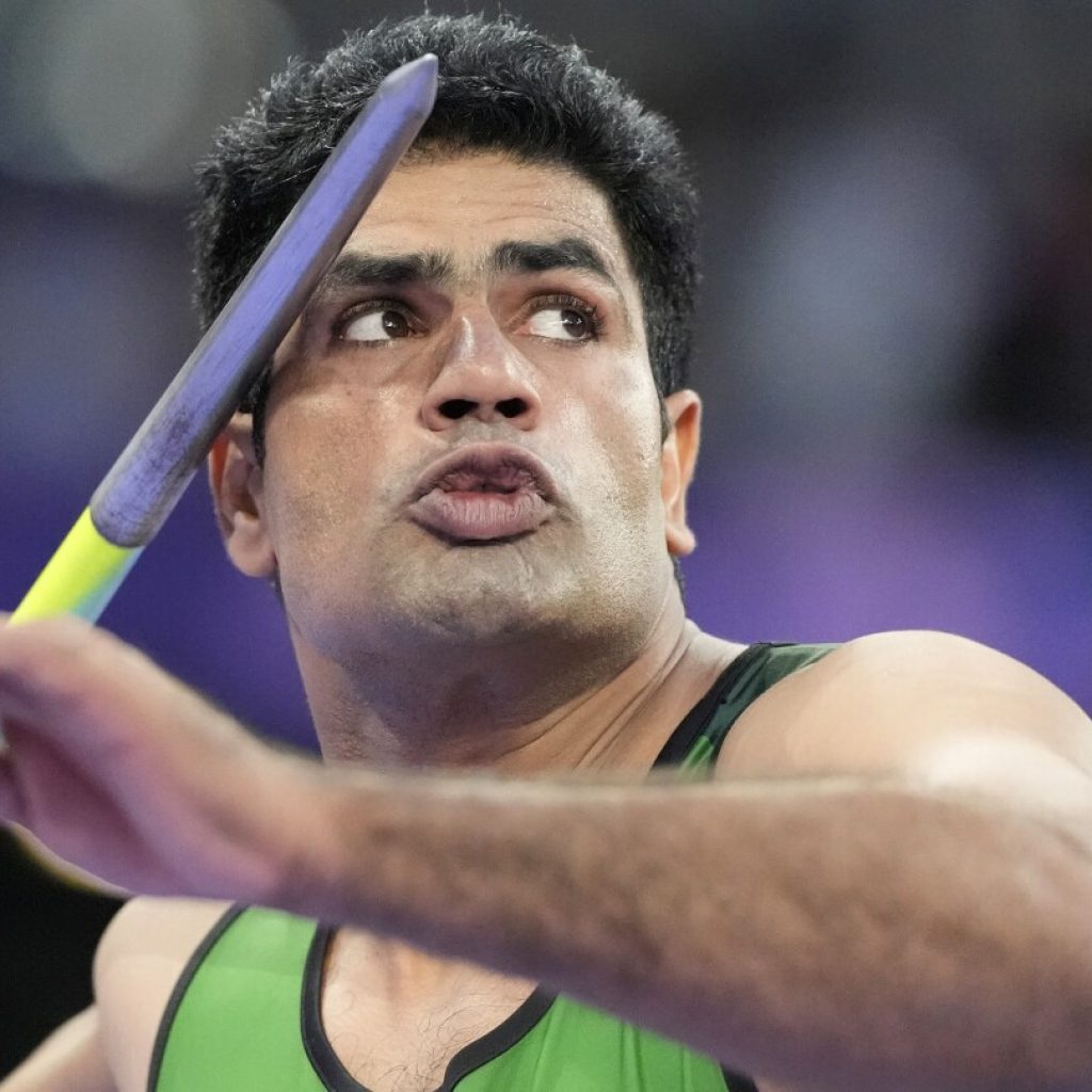 Pakistan-India javelin rivalry between Arshad Nadeem and Neeraj Chopra draws fans from subcontinent