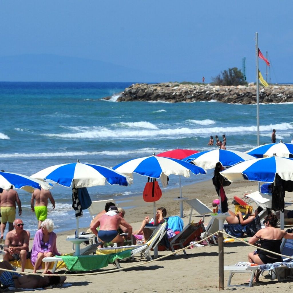 Italian beach establishments close umbrellas briefly to protest long-delayed liberalization plans