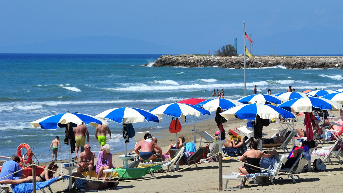 Italian beach establishments close umbrellas briefly to protest long-delayed liberalization plans