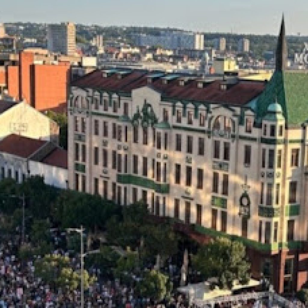 Više hiljada građana okupilo se na Terazijama pred protest protiv iskopavanja litijuma