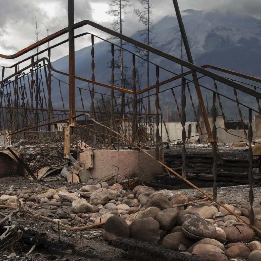 Evacuees from resort town in the Canadian Rockies can return Friday after wildfire, officials say