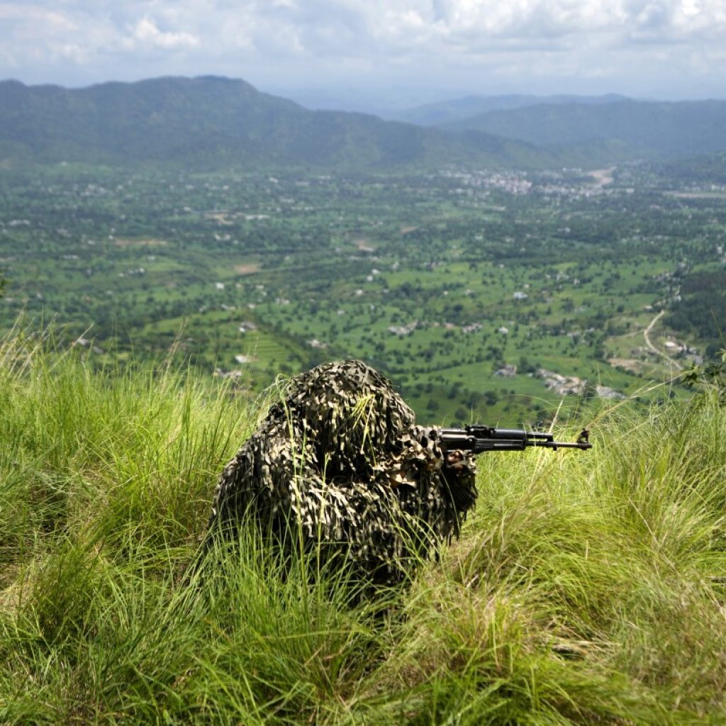 AP PHOTOS: Indian soldiers drill for counterinsurgency amid rise in rebel attacks in Kashmir