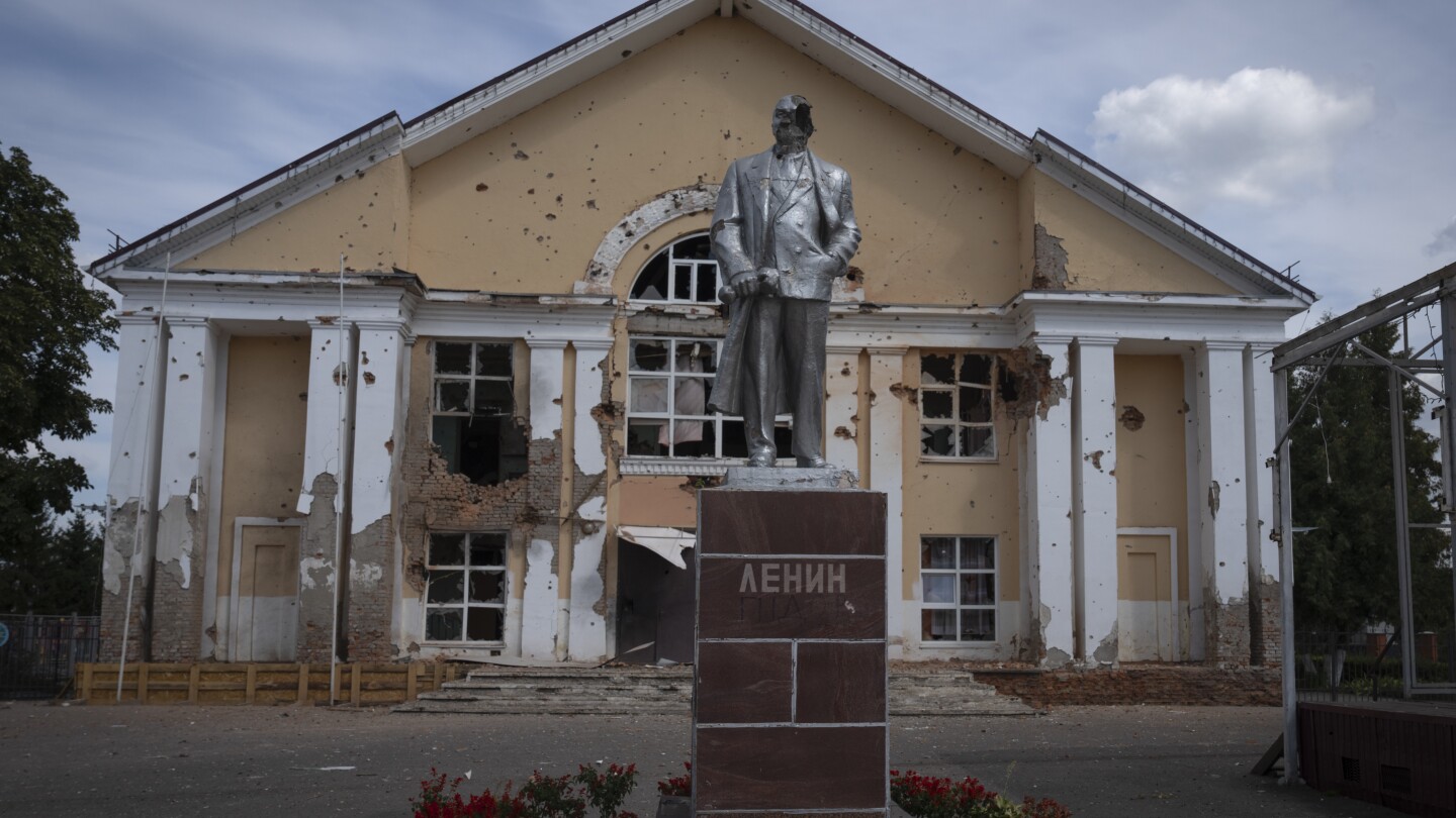 Ukrainian forces left a path of destruction on their march to the Russian town of Sudzha