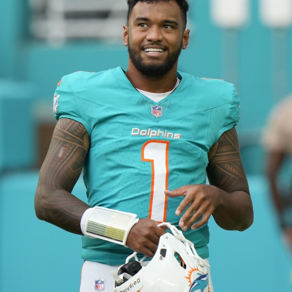 Dolphins’ Tagovailoa says McDaniel built him up after Flores tore him down as young NFL quarterback