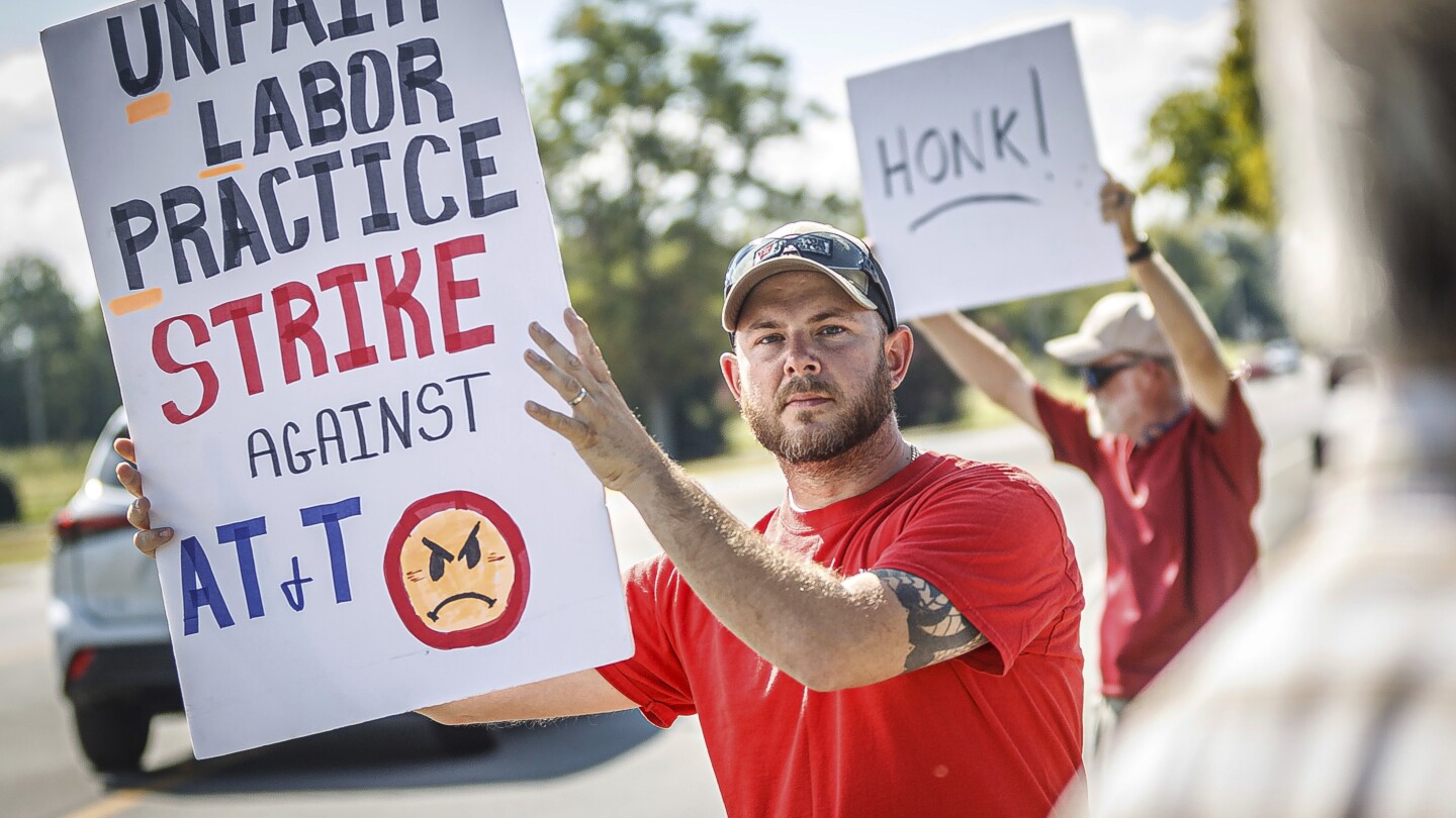 17,000 AT&T workers in Southeast strike over contract negotiations