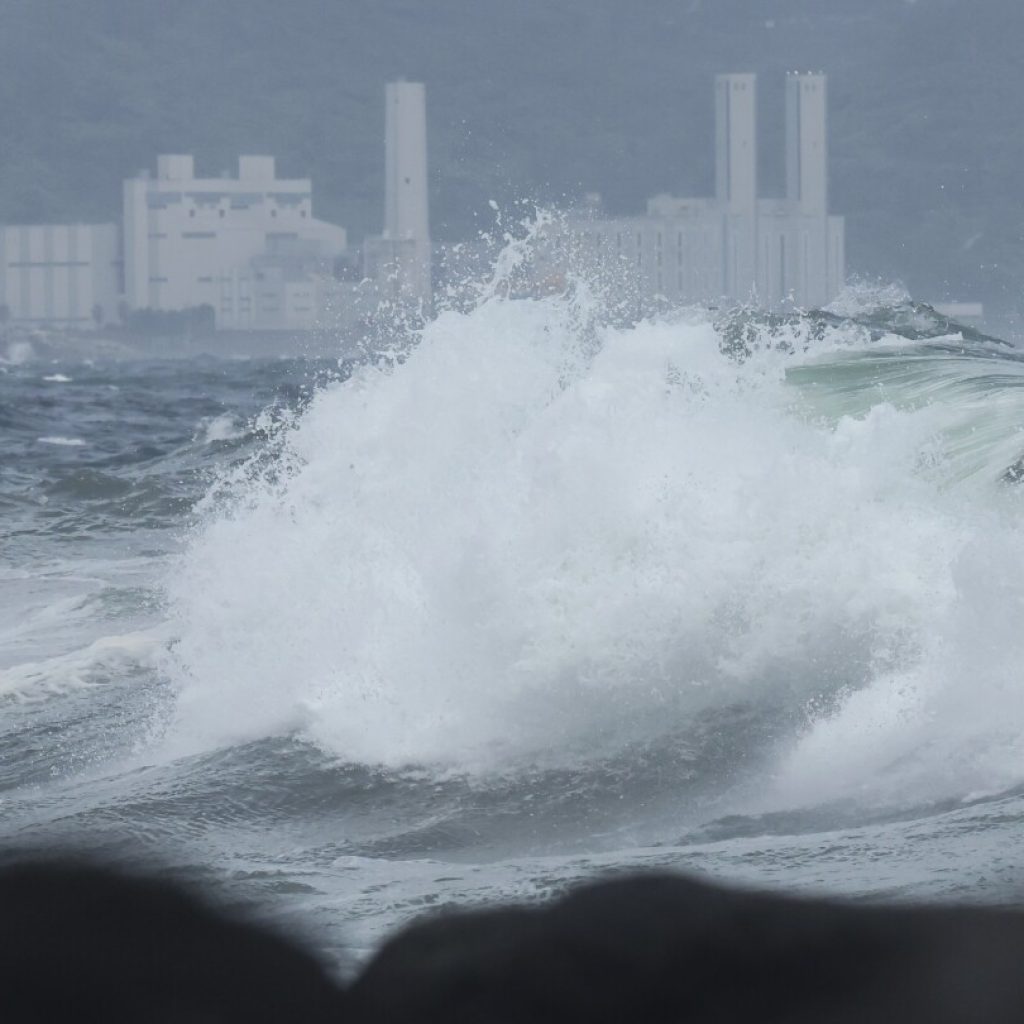 Tropical depression dumps heavy rain in southern South Korea and Seoul area