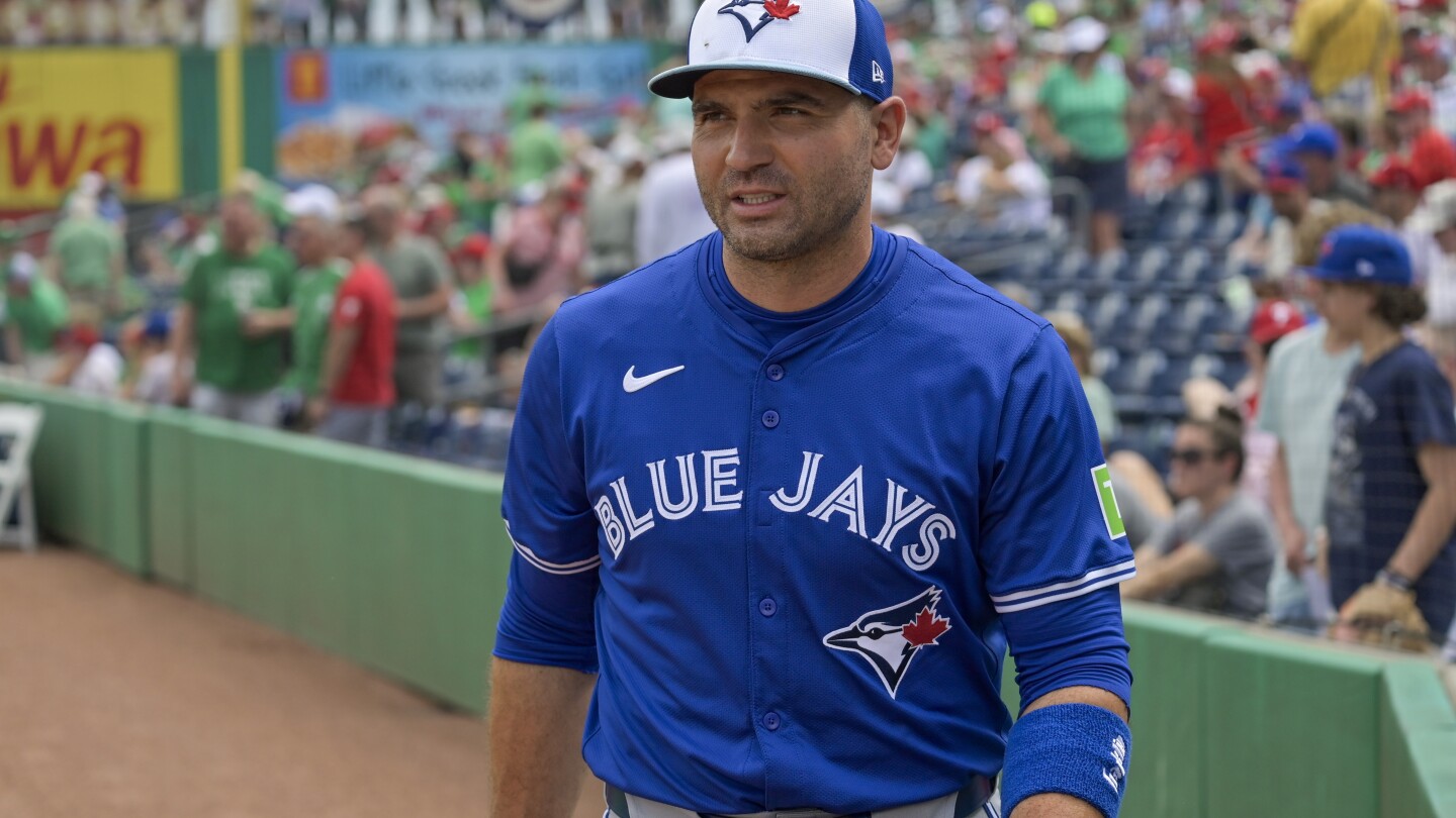 Former NL MVP and 6-time All-Star Joey Votto announces his retirement from baseball