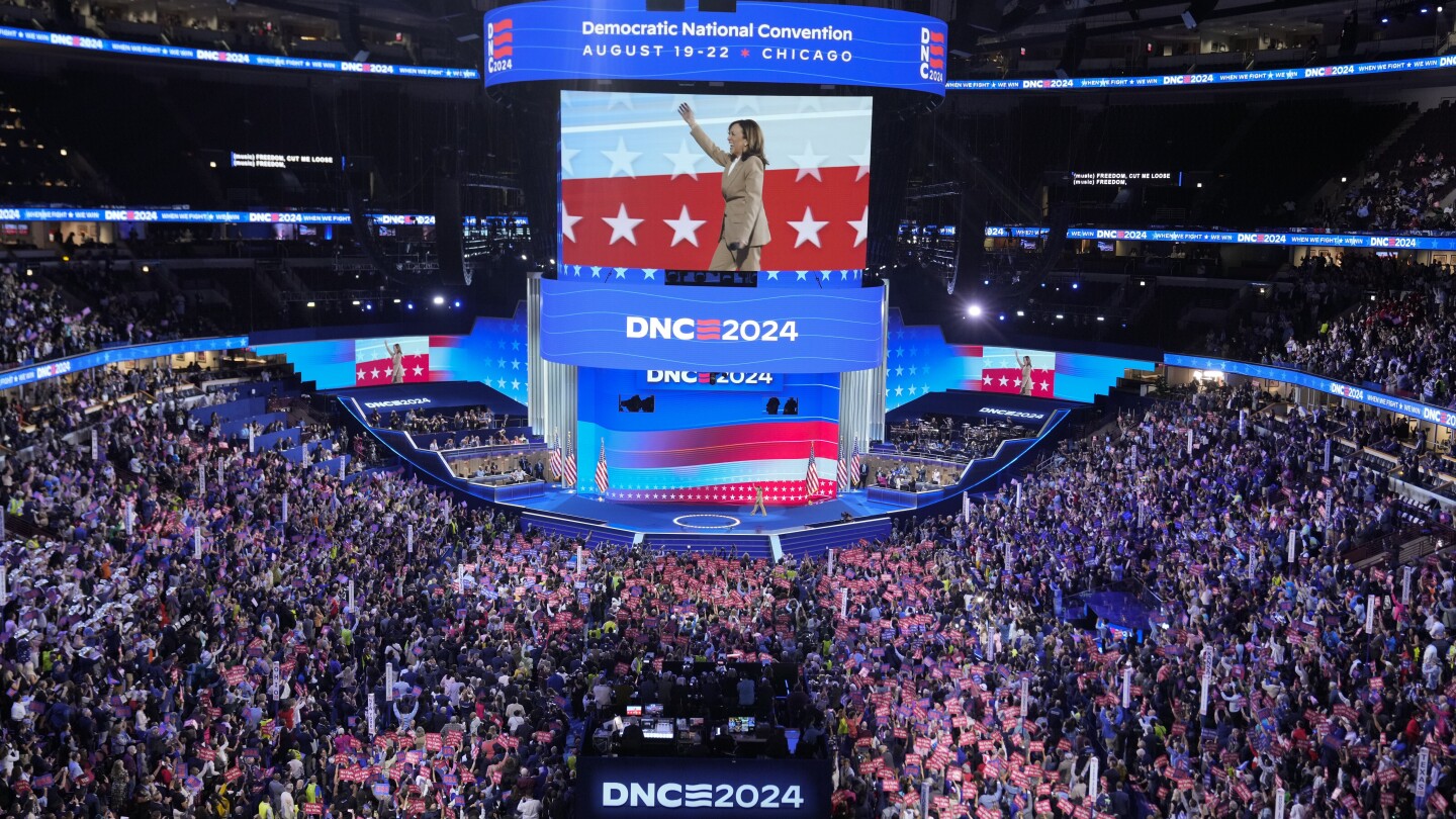 PHOTO COLLECTION: Election 2024 DNC Moments