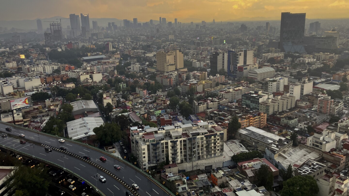 Mexico City assembly OKs strongest rent control since the 1940s, limiting rises to inflation rate