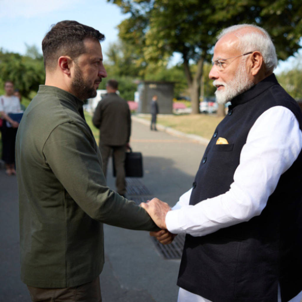 India’s Modi meets with Ukraine’s Zelenskyy and Indian community on visit to Kyiv | AP News