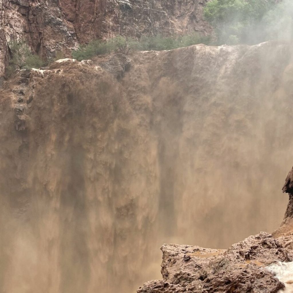 Sister says hiker still missing in Grand Canyon flash flood amid intrepid search