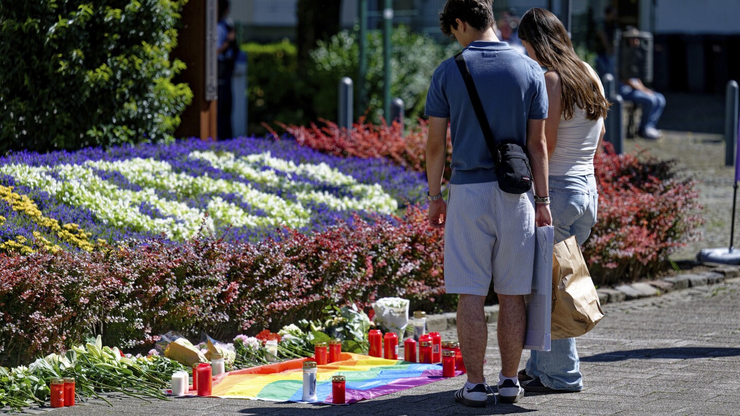 German police say a 26-year-old man has turned himself in, claiming to be Solingen knife attacker