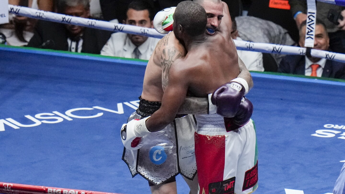 Mayweather goes the distance against Gotti III in Mexico City