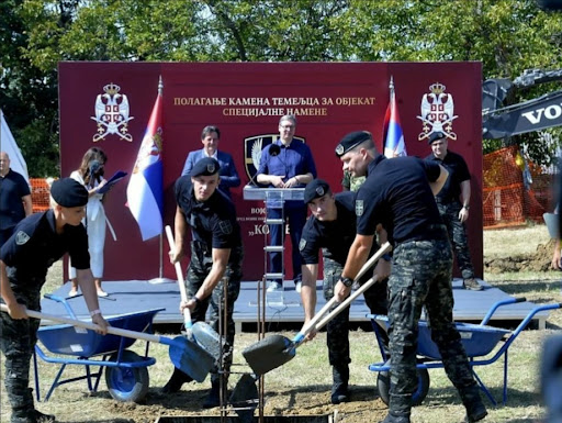 Cvejić (SRCE): Vučićeva muka, protesti su toliko ‘mali’ da je morao u posetu Kobrama