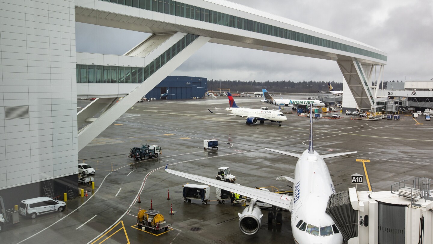 Apparent cyberattack leaves Seattle airport facing major internet outages