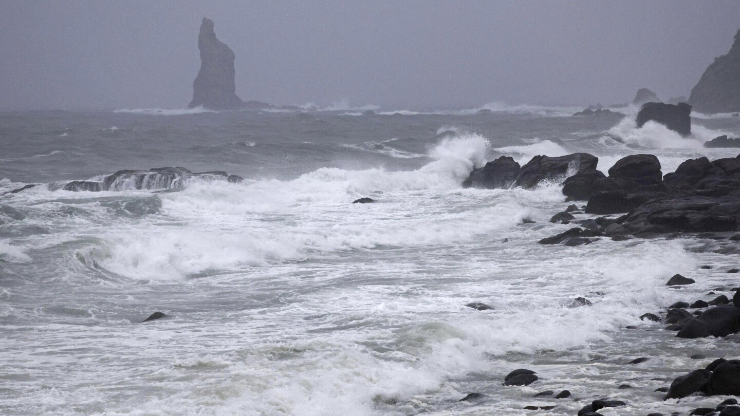 Japan prepares for powerful Typhoon Shanshan, affecting transportation and delivery services