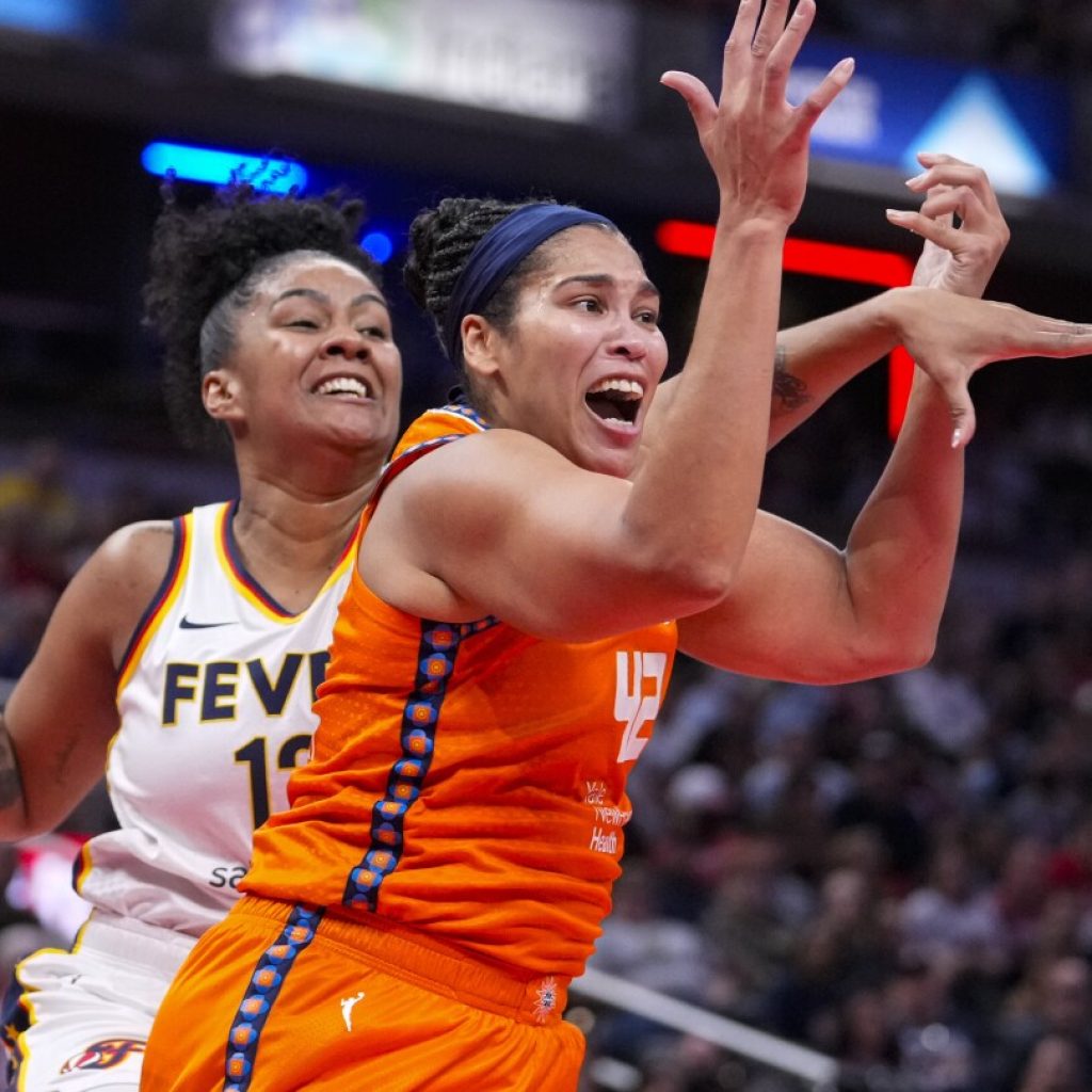 Caitlin Clark sets WNBA rookie record for 3s as Fever beat Sun and snap 11-game skid in series