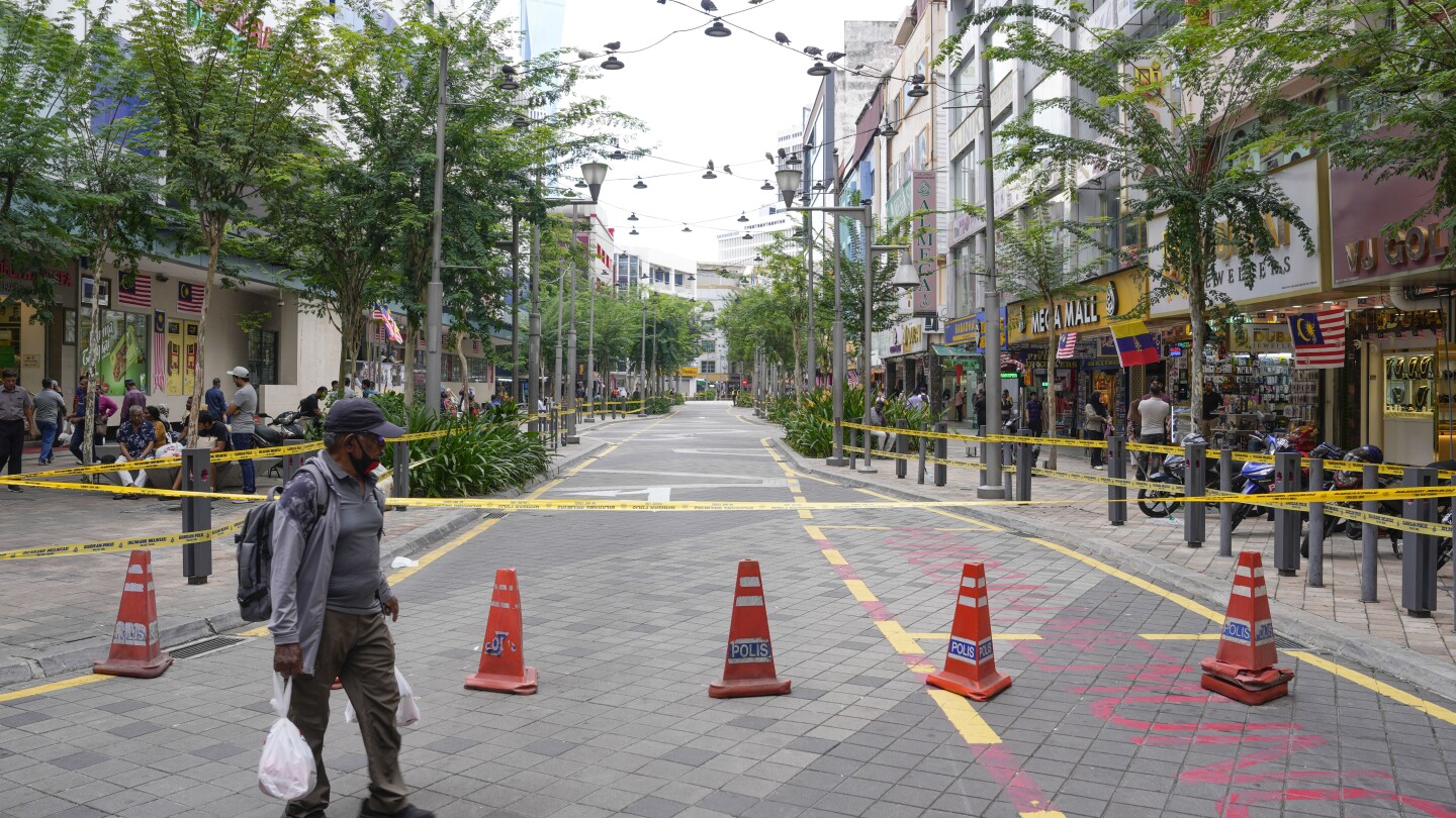 Malaysia beefs up search for Indian tourist who fell into sinkhole a week ago