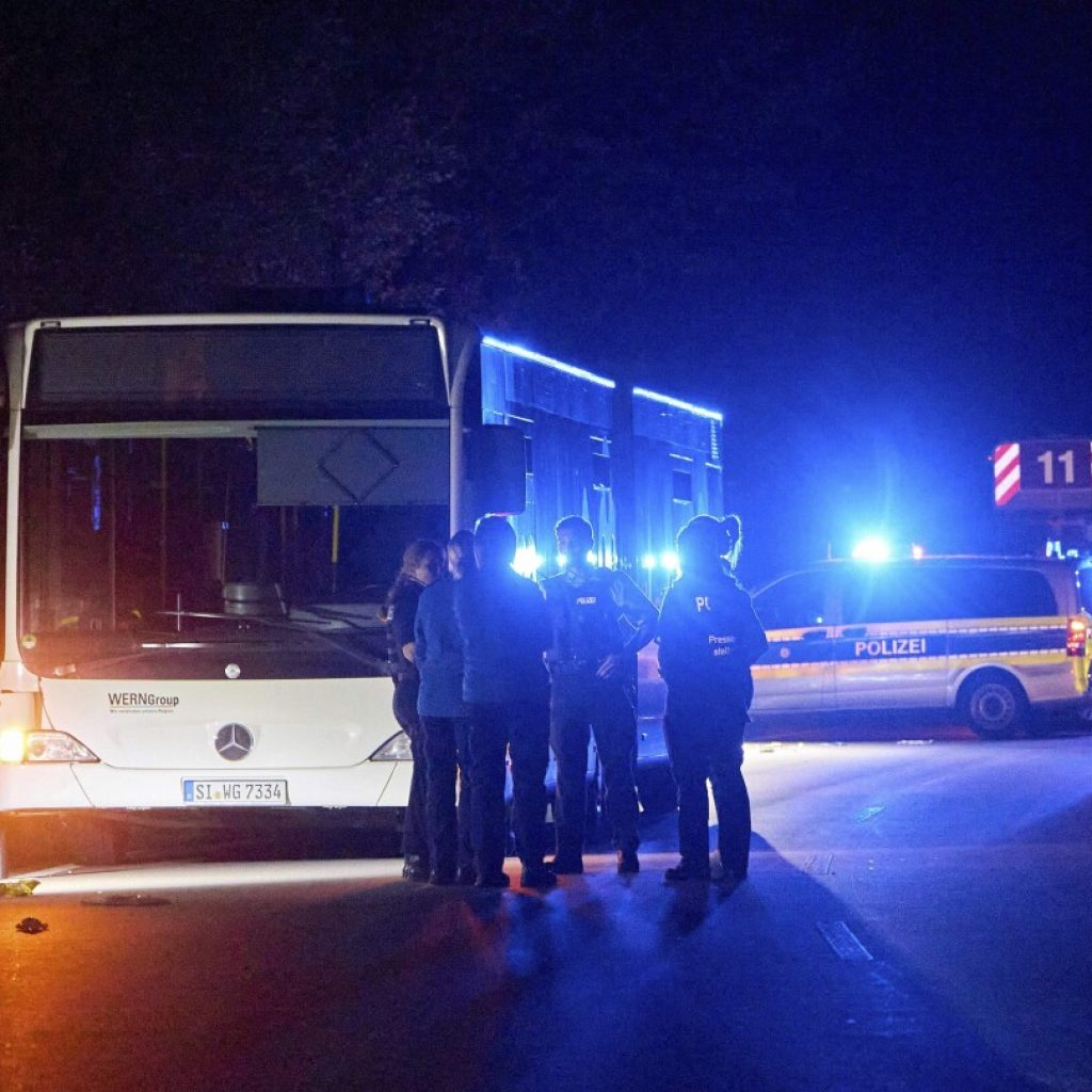 6 people hurt in a knife attack on a bus in Germany. No political or religious motive seen