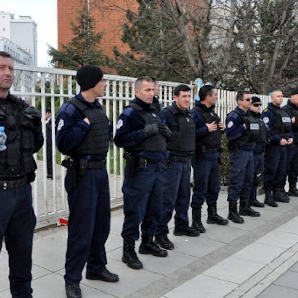 Zgrade srpskih institucija na Kosovu i dalje blokirane