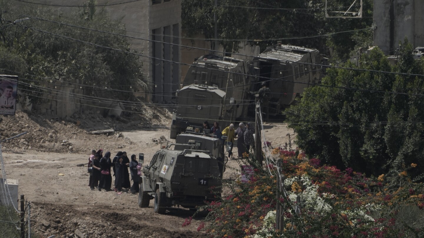 Polio vaccine campaign begins in Gaza as strikes continue and West Bank remains on edge