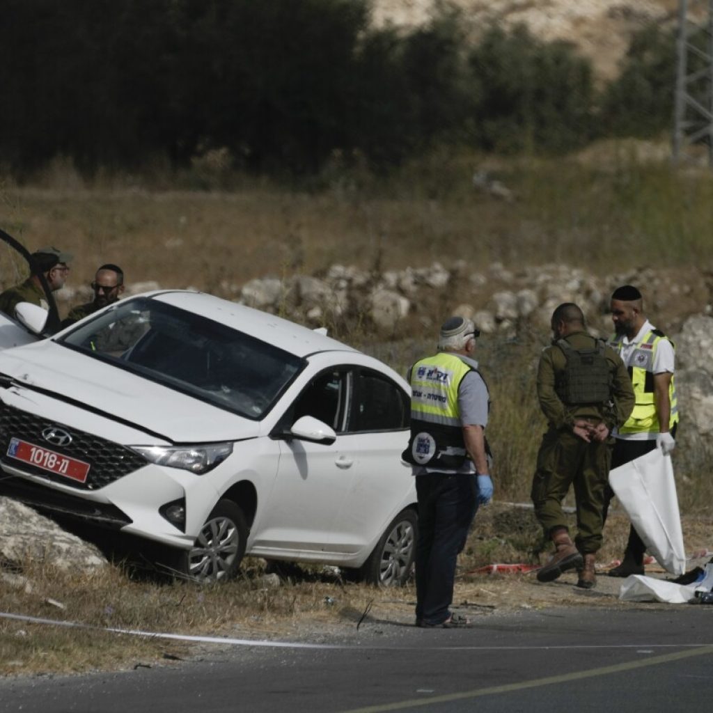 Palestinian militants kill 3 Israeli police in the West Bank