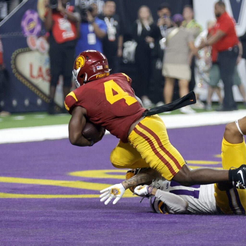 Woody Marks’ TD run with 8 seconds left gives No. 23 USC 27-20 win over No. 13 LSU