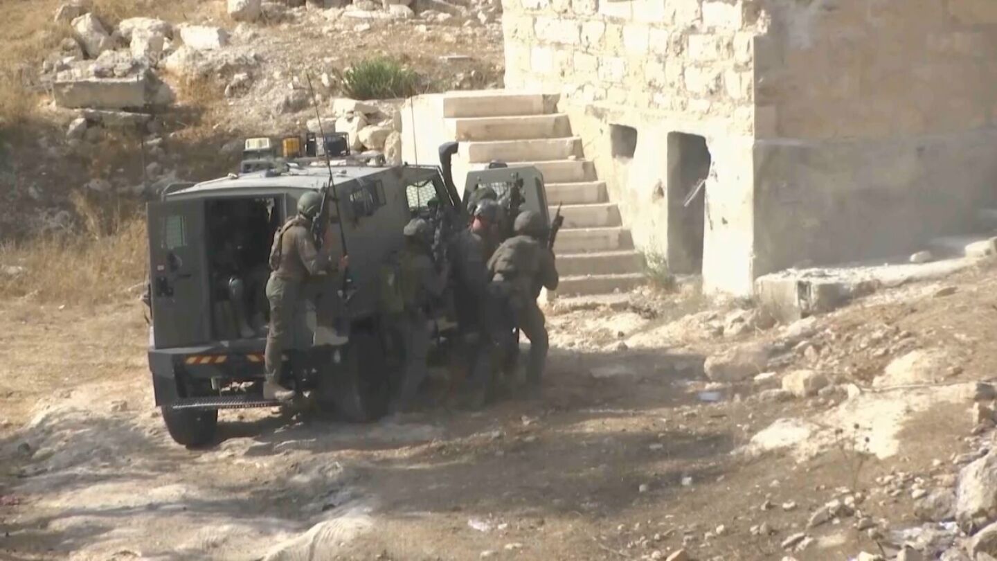 Video shows military raid in West Bank that Israel claims killed suspected Palestinian militant | AP News