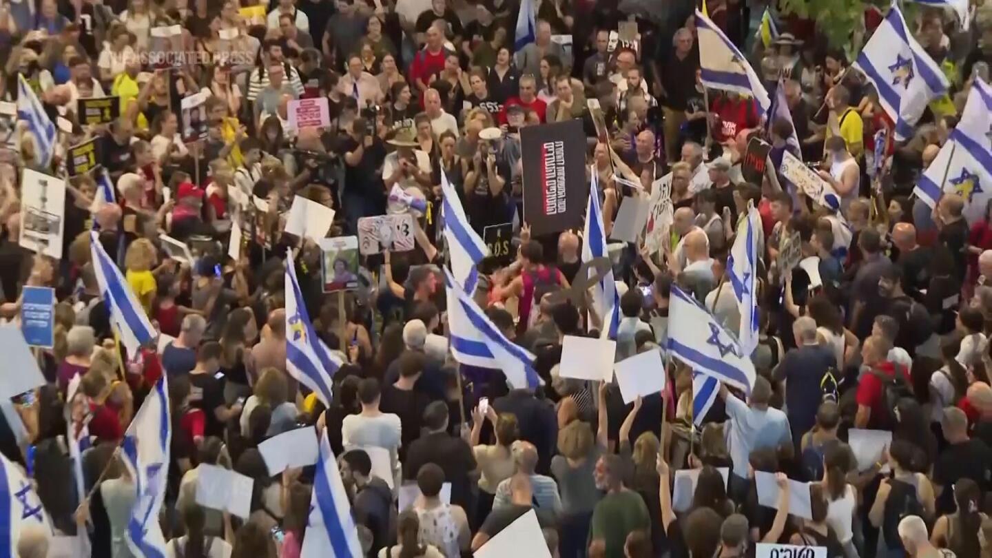 Protesters gather in Tel Aviv again to pressure government to reach a cease-fire deal | AP News