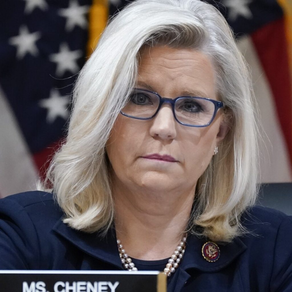 Republican Liz Cheney endorses Kamala Harris