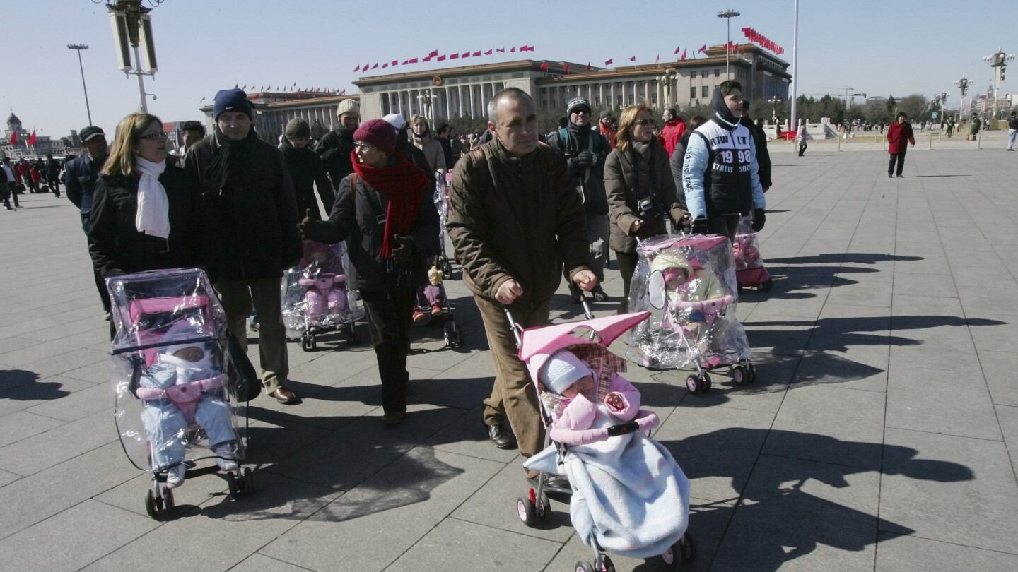 China halts foreign adoptions for its children