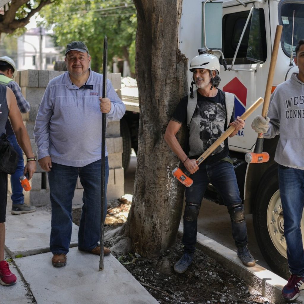 El Comandante Hernández leads ‘Tree Army’ in defense of Mexico City’s trees