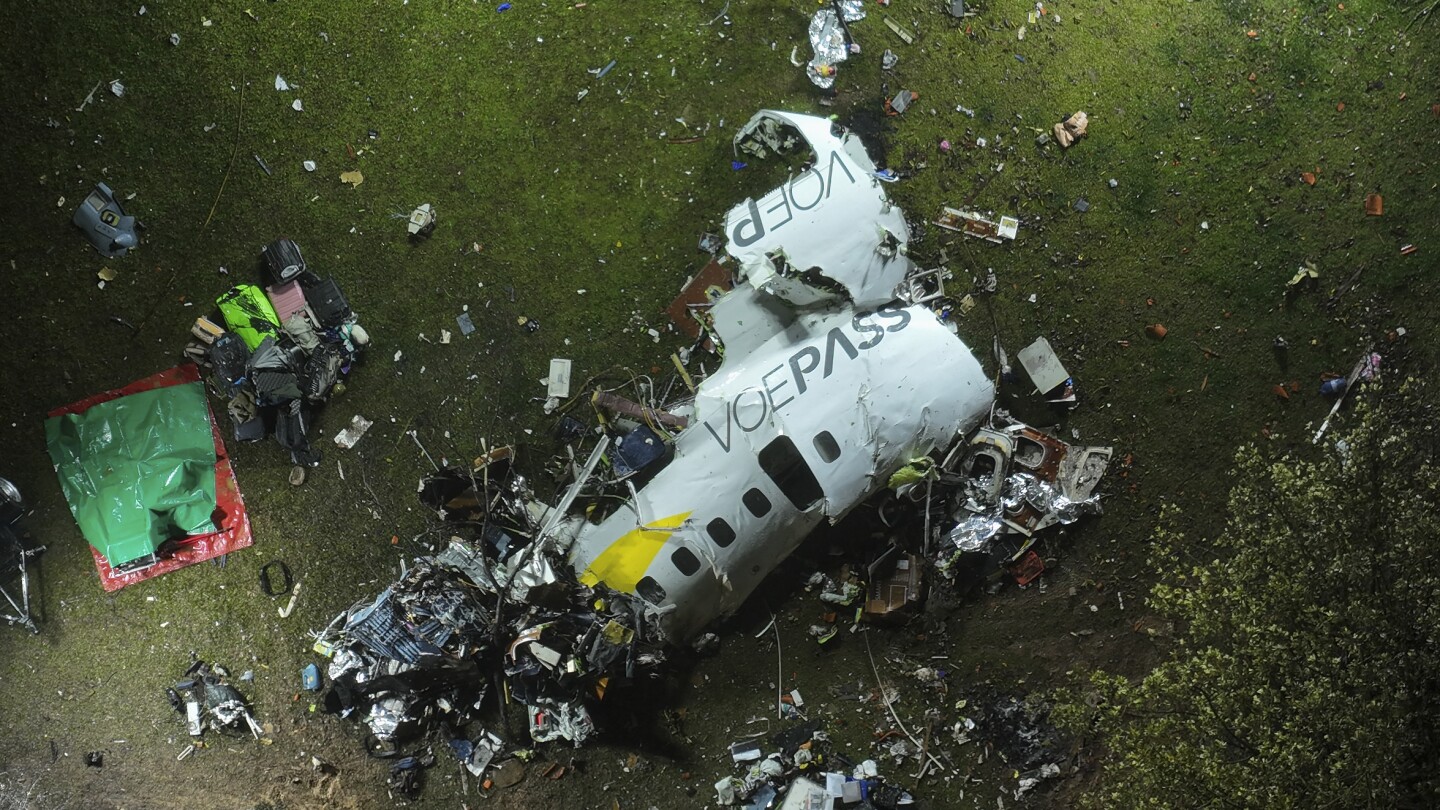 Cockpit audio indicates de-icing problems in deadly Brazil plane crash last month, investigators say